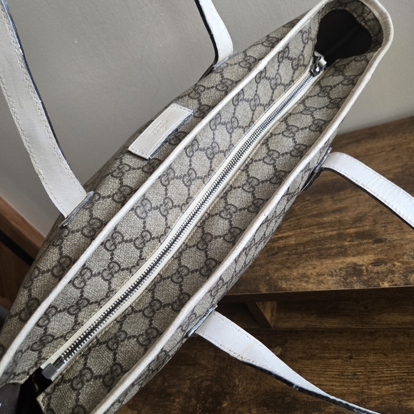 Gucci Gray Monogram Tote Bag - Picture 5 of 14